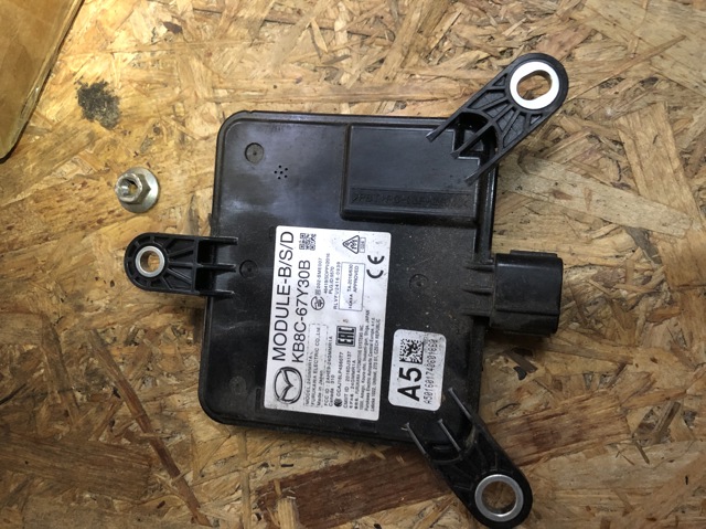 KB8C67Y30B MAZDA Датчик контроля мертвой зоны задний купить в Запорожье