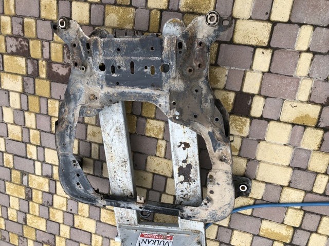LR047361 LAND ROVER Подрамник передний купить в Сумы