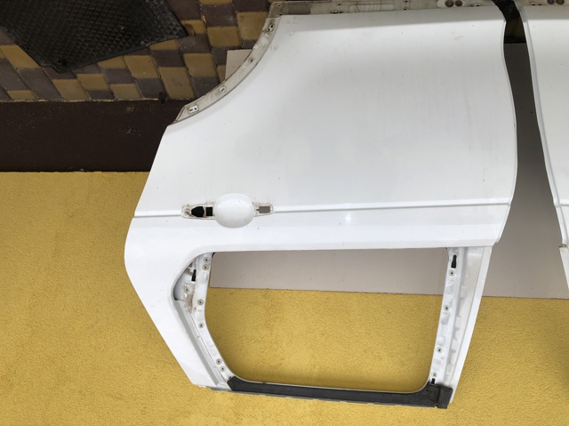 Дверь задняя, левая LR061285 LAND ROVER