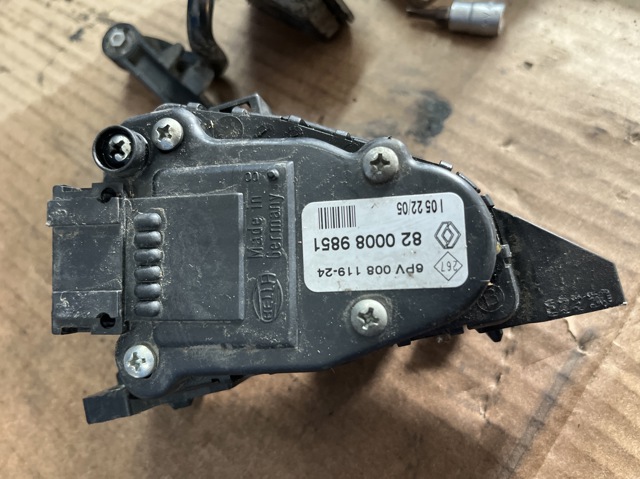 RENAULT 8200089851 Датчик положения педали акселератора (газа) в наличии Павлоград