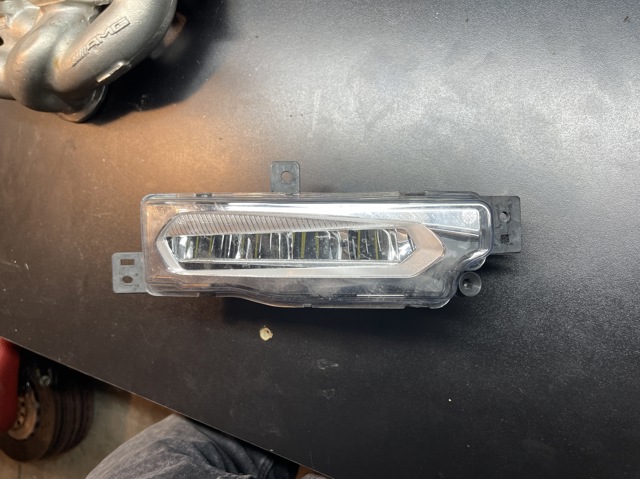 Противотуманка правая 63177412528 BMW