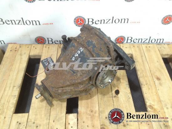 Крышка редуктора заднего A2103513008 MERCEDES