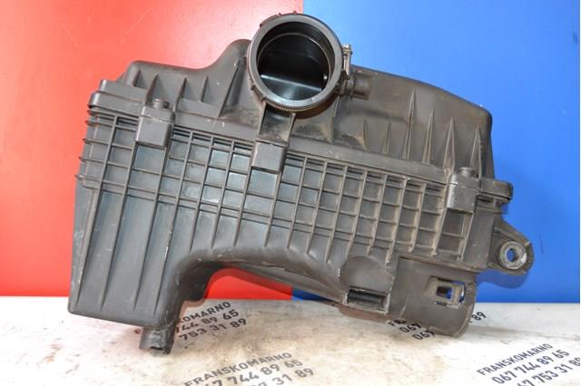 Автомобильный фильтр воздуха Пежо 206