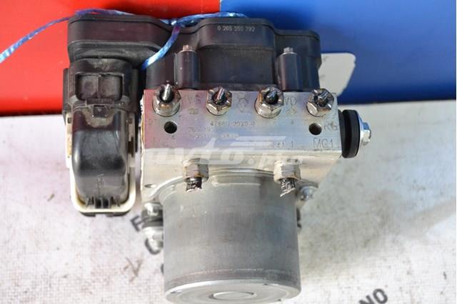 Блок управления ABS 476602079R RENAULT