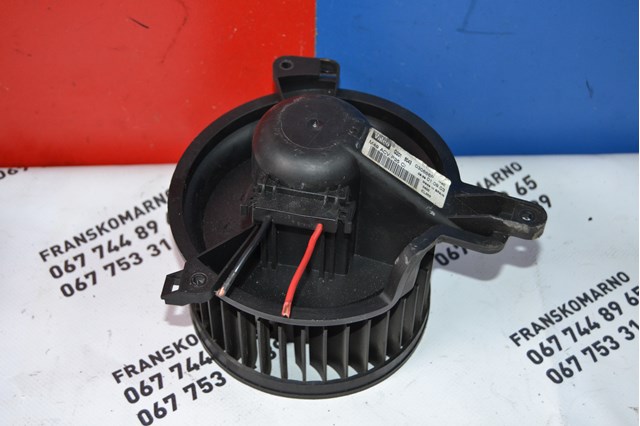 Моторчик печки 698046 VALEO