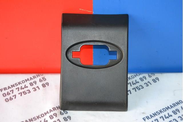 Накладка стойки кузова внешняя, центральная левая 768570130R RENAULT
