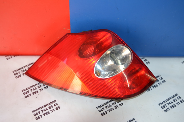 Фонарь задний левый 8200002471 RENAULT