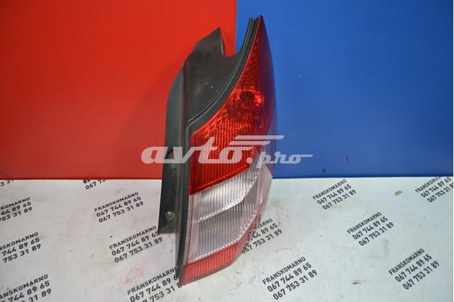 Фонарь задний правый 8200127702 RENAULT