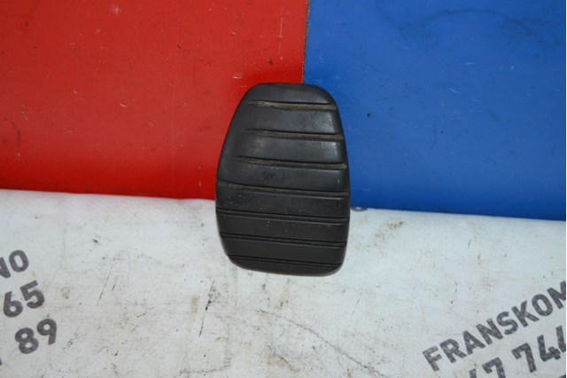 Накладка педали сцепления 8200183752 RENAULT