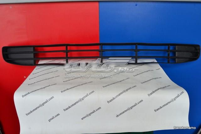 Решетка на бампер 8200205096 RENAULT