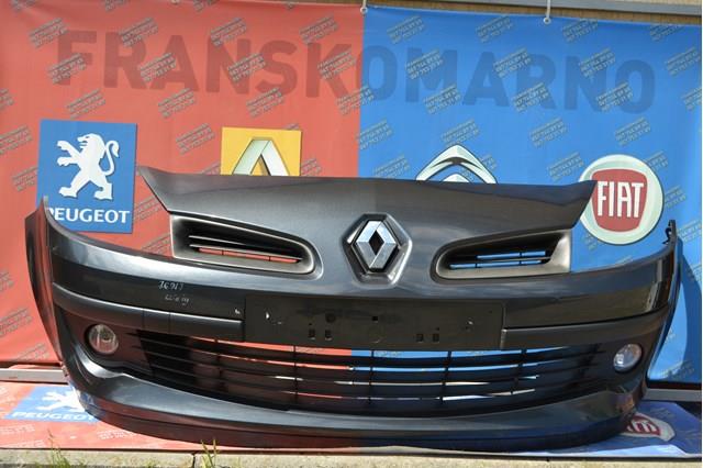 Передний бампер 8200402106 RENAULT