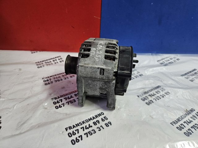 Автомобильный генератор 8200410674 RENAULT