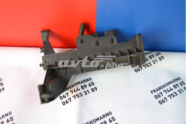 850474039R Renault (RVI) кронштейн фіксуючий бампера