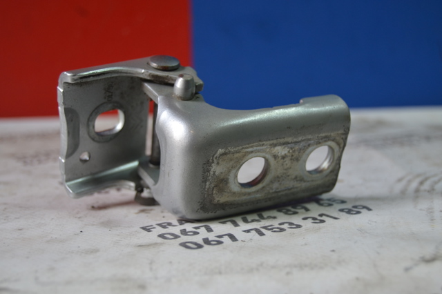 9035CE PEUGEOT Петля двери передней правой купить в Николаев