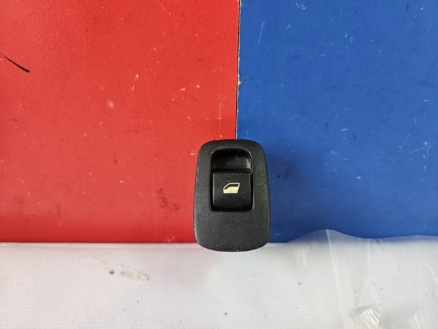 Кнопки заднего стёклоподъемника 96639378ZD PEUGEOT