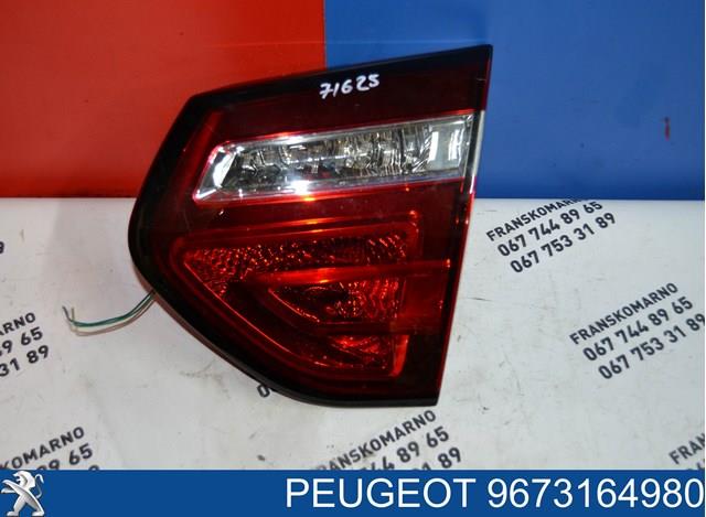 Фара задняя правая внутренняя 9673164980 PEUGEOT