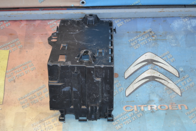 PEUGEOT 9689002180 в наличии Ужгород