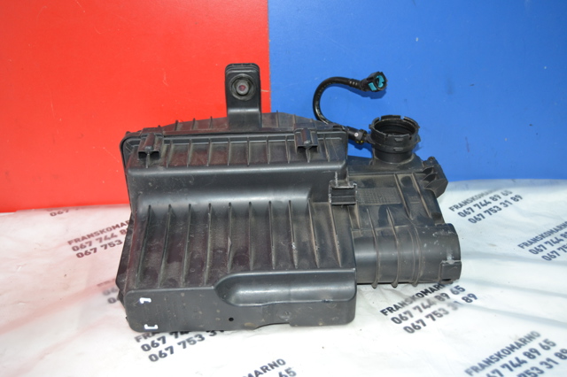  Корпус воздушного фильтра 9826454780 PEUGEOT