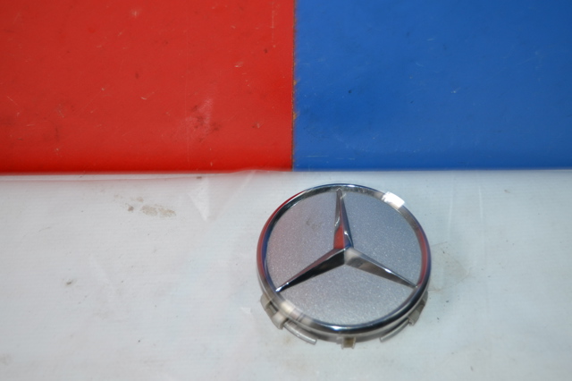 Колпак колесного диска A2204000125 MERCEDES