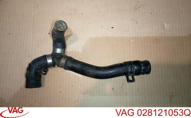 028121053Q VAG шланг (патрубок водяного насоса приемный)