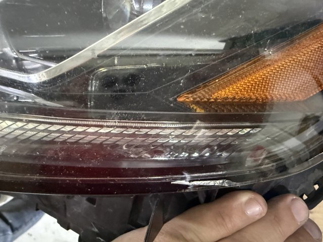 811500E521 TOYOTA Фара левая купить в Ужгород