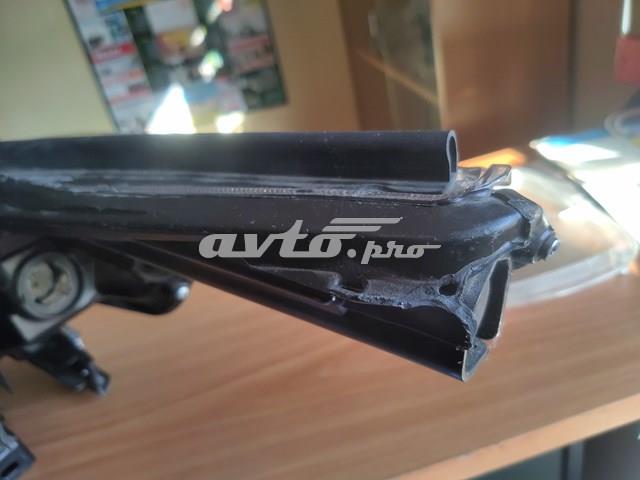 811100E390 TOYOTA Фара правая купить в Житомир