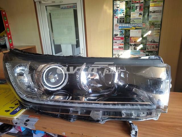 Правая блок фара 811100E390 TOYOTA