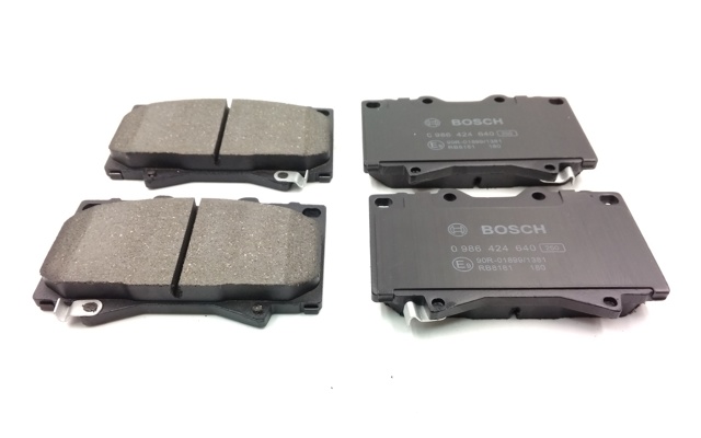 Колодки тормозные передние дисковые 0986424640 BOSCH