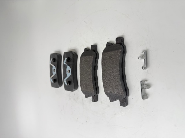 BOSCH 0986424717 Задние тормозные колодки в наличии Чернигов
