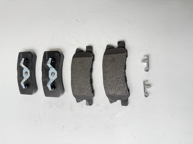 0986424717 BOSCH Колодки тормозные задние дисковые купить в Ужгород