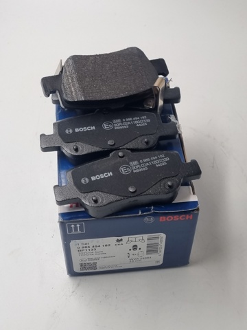 BOSCH 0986494182 Колодки тормозные задние дисковые в наличии Винница