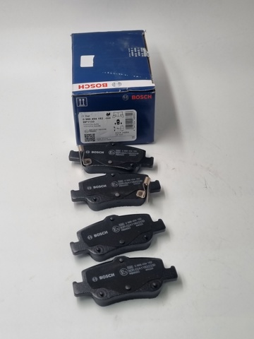 BOSCH 0986494182 Колодки тормозные задние дисковые в наличии Полтава