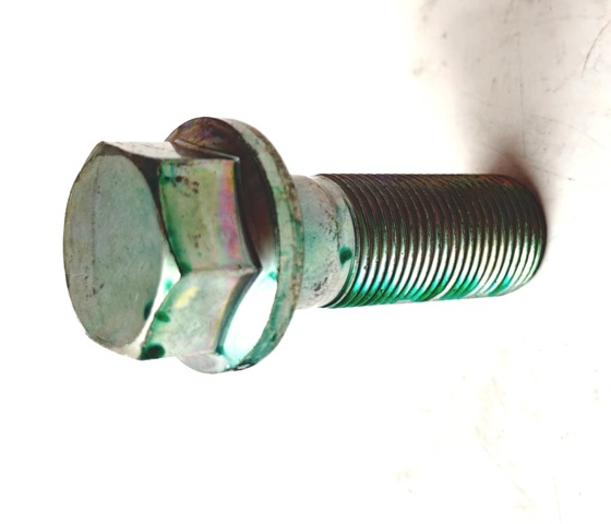 1100A083 Болт шкива коленвала купить Черкассы