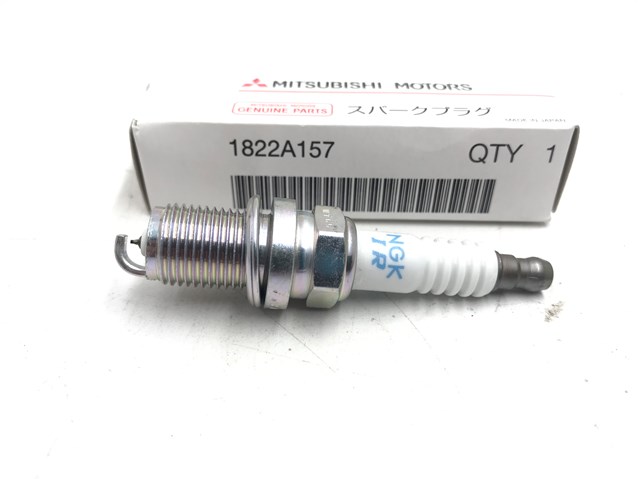 1822A157 Mitsubishi свечи