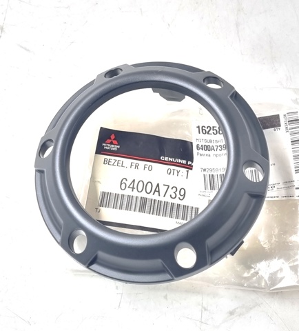 Окантовка фары противотуманной 6400A739 MITSUBISHI