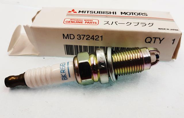 Свеча зажигания MD372421 MITSUBISHI