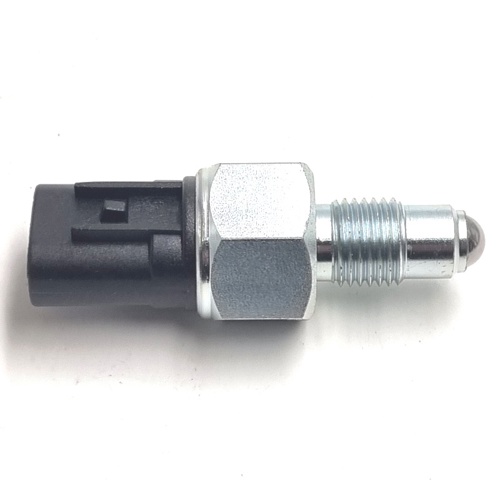 Выключатель фонарей заднего хода Митсубиси Лансер III