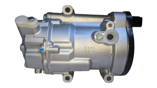 Компрессор кондиционера 8837033051 TOYOTA