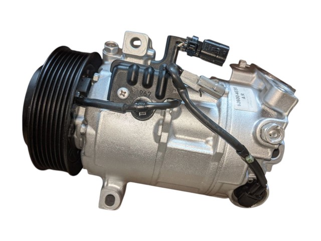 Компрессор системы кондиционирования 926004EB0AR RENAULT