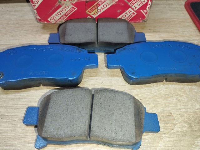 TOYOTA 0446552140 Колодки тормозные передние дисковые в наличии Львов