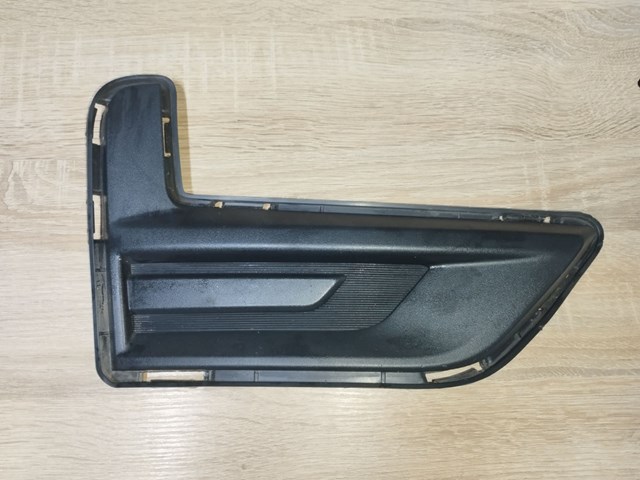 NISSAN 622565HK0A Заглушка (решетка) противотуманных фар бампера переднего правая в наличии Николаев