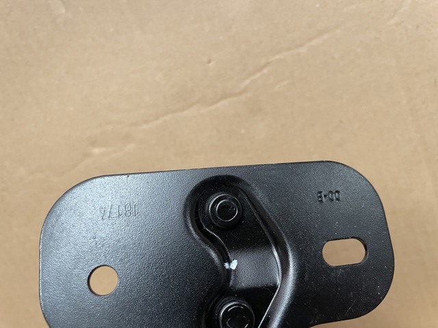 Tesla Model 106903200B Петля капота в наличии Львов