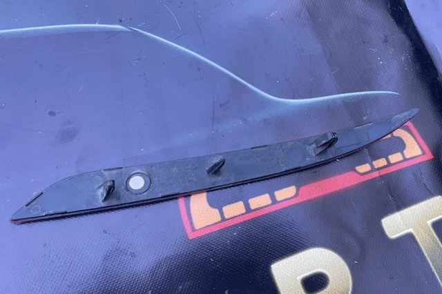 TESLA 107740700F Катафот (отражатель) заднего бампера правый в наличии Украина