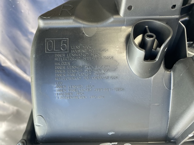 260106WK7A NISSAN Правая фара купить в Киев