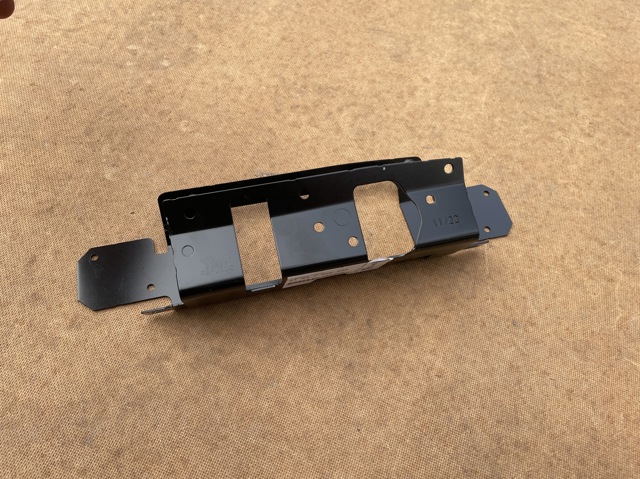 51647296806 BMW Кронштейн замка капота купить в Запорожье