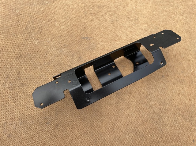 51647296806 BMW Кронштейн замка капота купить в Черновцы