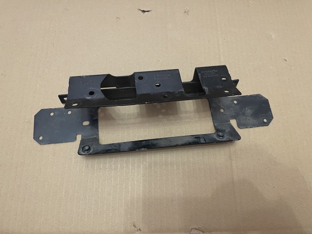 BMW 51647296806 Кронштейн замка капота в наличии Винница