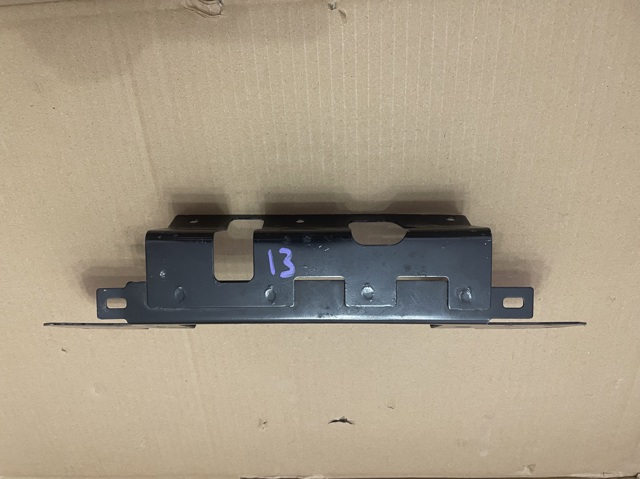 BMW 51647296806 Кронштейн замка капота в наличии Киев