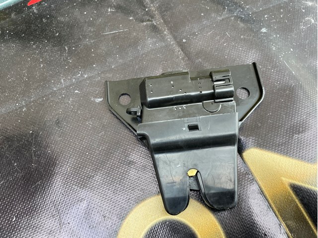 600660100B TESLA Замок капота купить в Кривой Рог