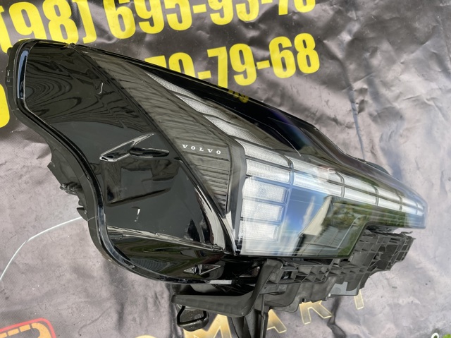VOLVO 80000628 Правая фара в наличии Полтава